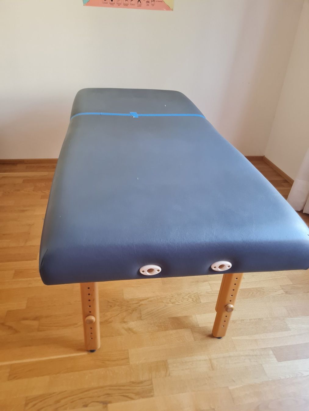 Massagegeräte: Table de massage OAKWORKS – Gebraucht aus Fribourg von tib_29rj 1