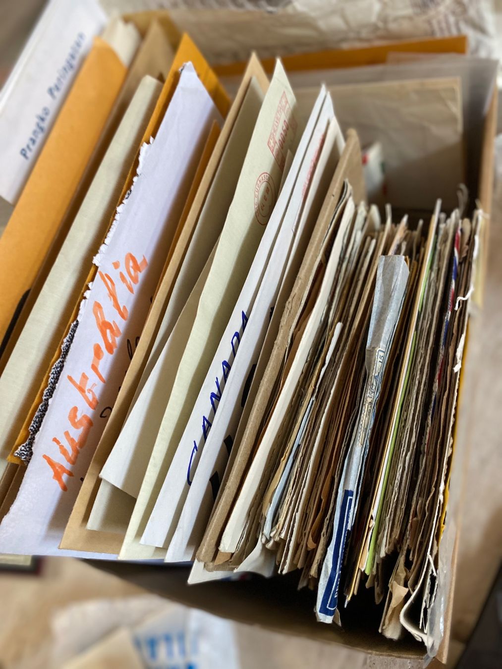 Tutti i francobolli: Riesige Briefmarken Sammlung/Lot – Usato da Zernez venduto da Remi123 6