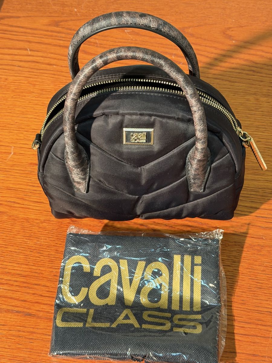 Roberto Cavalli Borse da donna: Cavalli Class Black Handbag - Stylish and Practical – Usato da Lausanne venduto da artnouveau04 4
