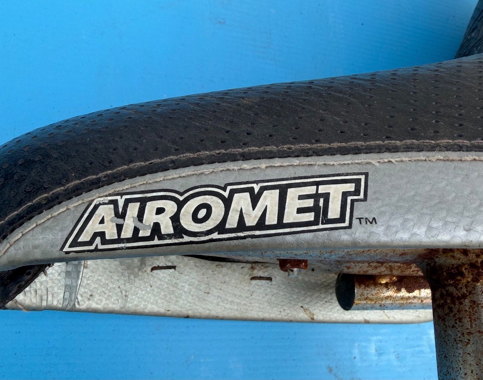 Pièces pour mobylette: Mofa Töffli Sattel Banane Bänkli – Défectueux à Altendorf par Sonnensch5 3