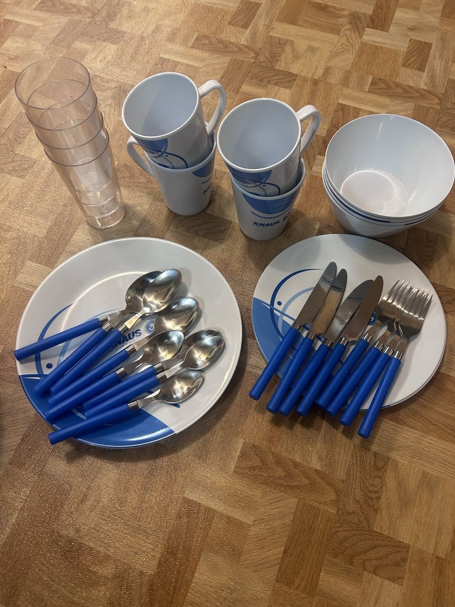 Services de table: KNAUS Camping Geschirr Set – D'occasion à Jona par Tidy76
