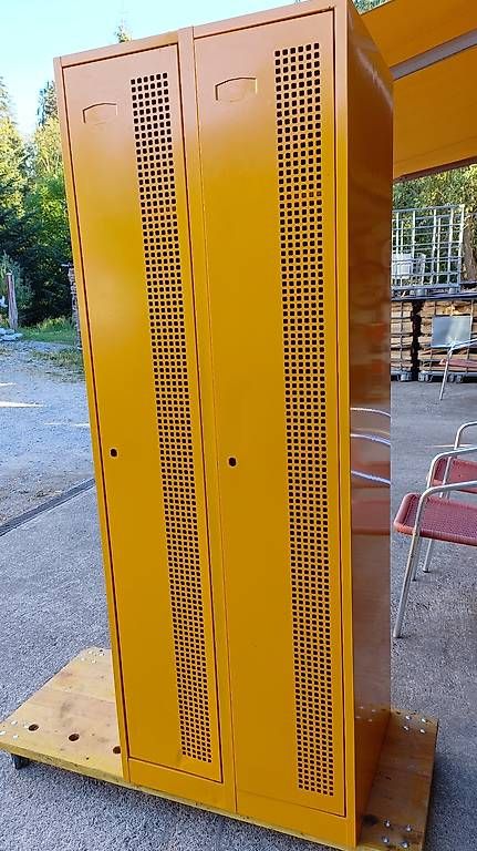 Guardaroba: Spint / Garderobenschränke – Usato da Hundwil venduto da outland1 1