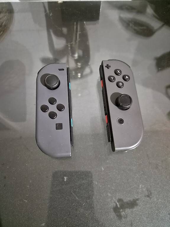 Consoles: Nintendo Switch JoyCons Original – D'occasion à Nussbaumen AG par ong_rgq2