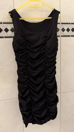 Damen Kleid schwarz gerafft ärmellos Zustand gut neuwertig