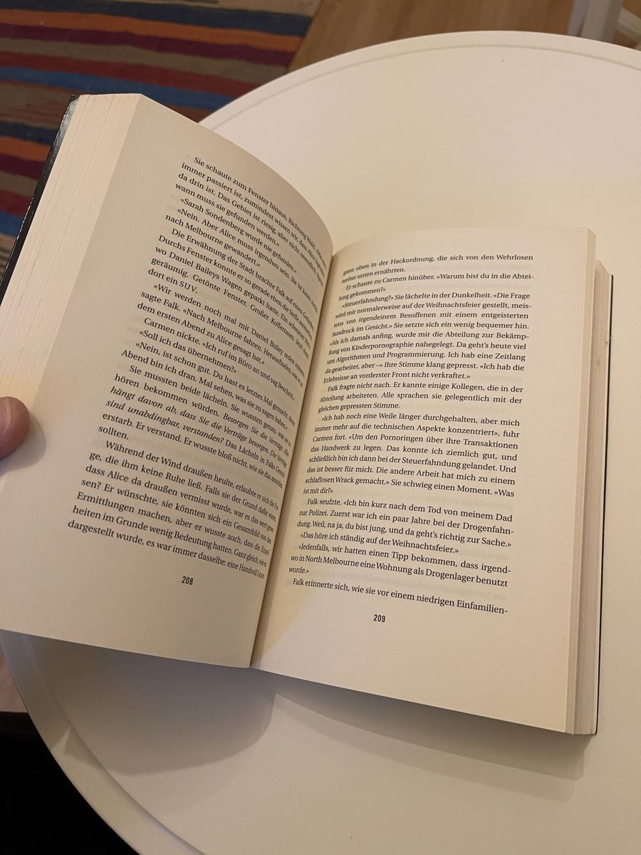 Bücher: Thriller "Ins Dunkel" von Jane Harper – Gebraucht aus Bern von Piratamorgan 1