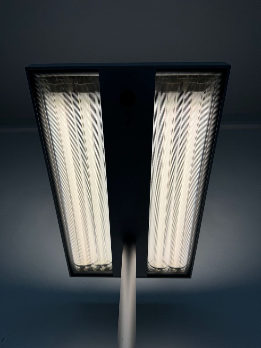 Lampade: Alteme Eco Stehleuchte Kaltweiss – Usato da Schönenwerd venduto da mcofficeshop 3