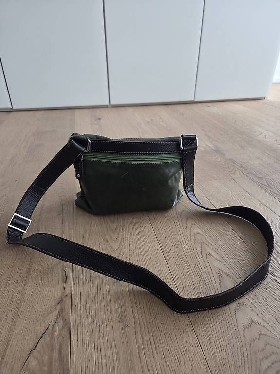 Taschen für Damen: Ledertasche grün – Gebraucht aus Hilterfingen von boal1980 2