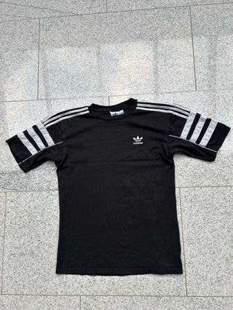 Schwarzes Adidas T-Shirt Gr. S, selten getragen