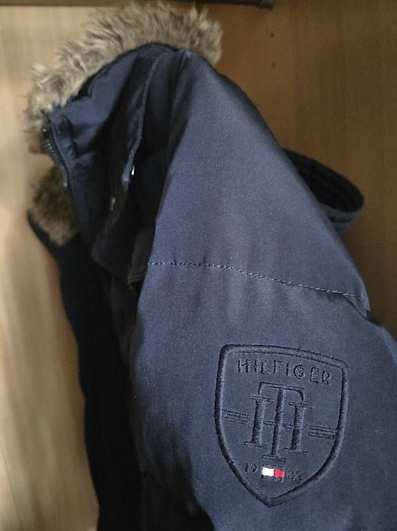 Tommy Hilfiger Giacche: Tommy Hilfiger Winterjacke Grösse M – Usato da Köniz venduto da cbusch 1
