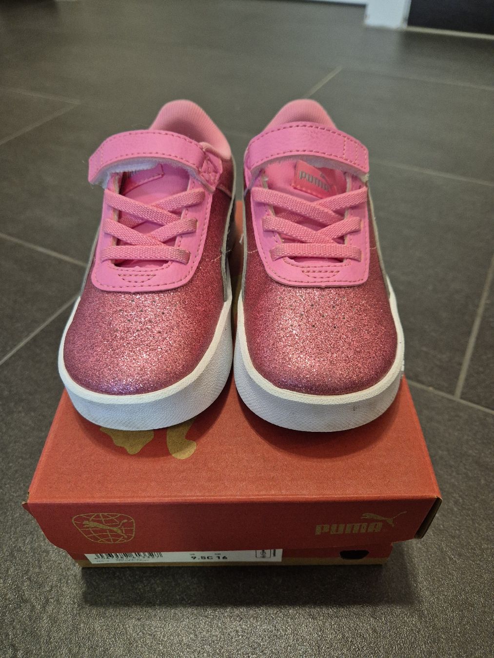 Puma Schuhe für Mädchen: Glitzerturnschuh Puma 26  wie neu – Neu (gemäss Beschreibung) aus Weesen von flying_kiwi 5
