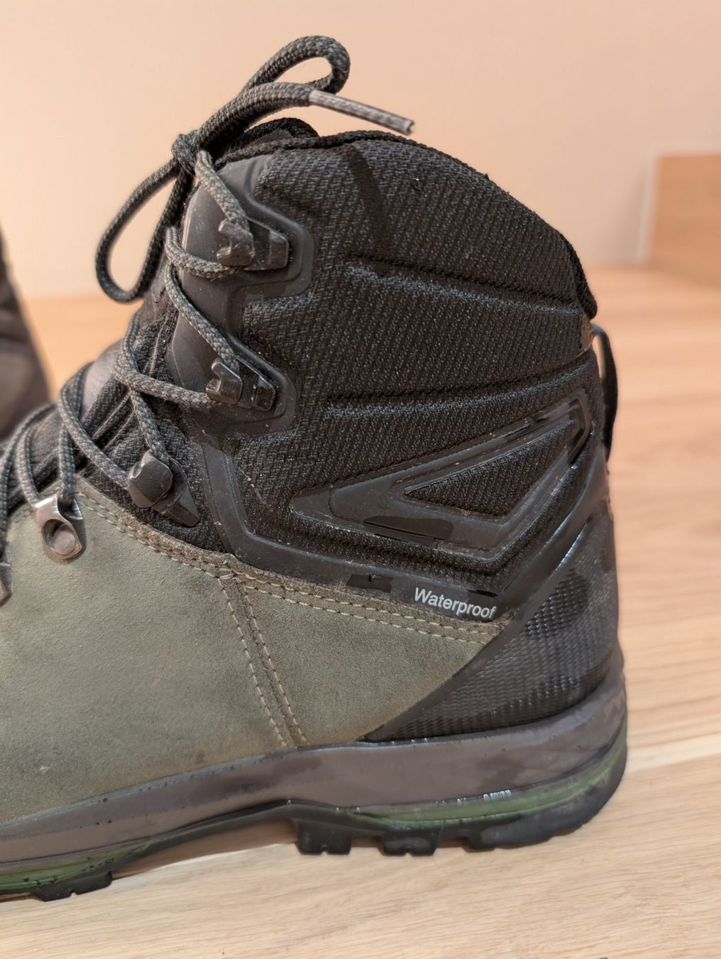 Scarpe da uomo: Chaussures de randonnée Forclaz T44 imperméable – Nuovo (secondo la descrizione) da Collombey venduto da moribana 2