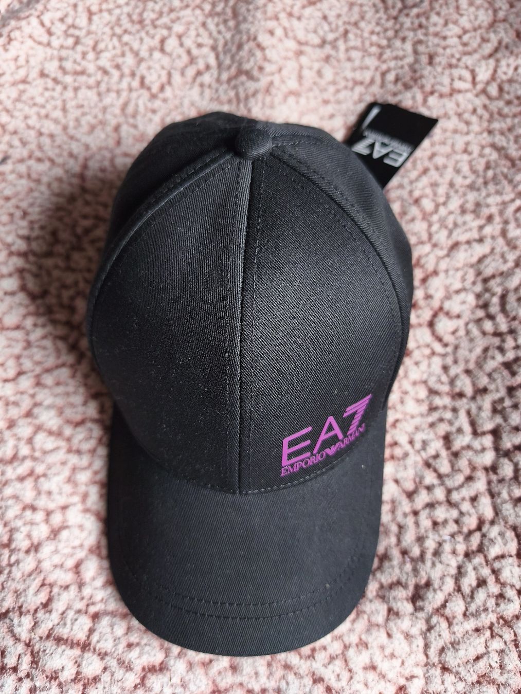 Armani Autres vêtements femmes: Cap EA7 Emporio Armani Black with tag adjustable – Neuf avec emballage d'origine à Merenschwand par kri_rj6t