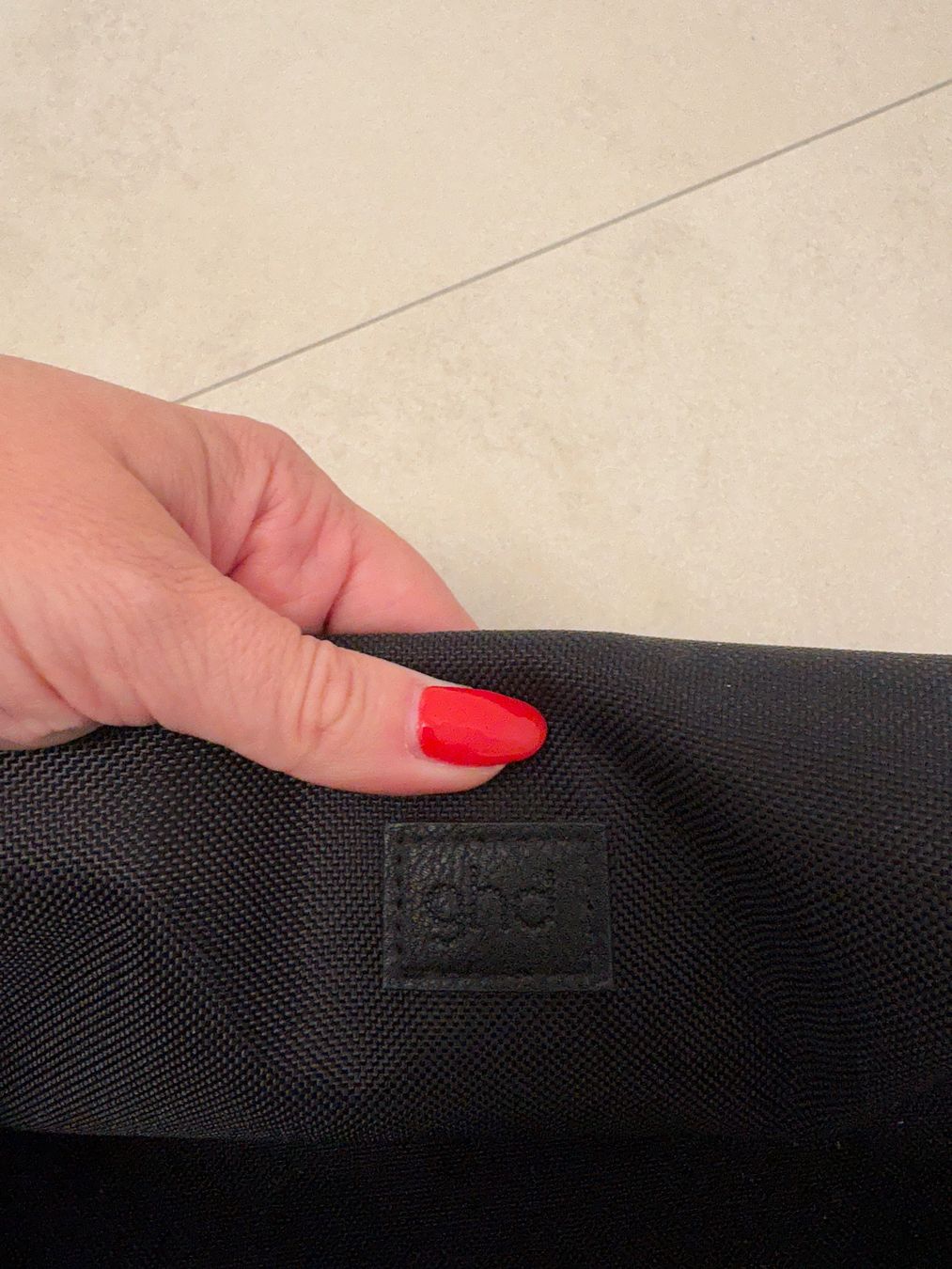 GHD Custodie per cosmetici: GHD Schwarzes Necessaire Damen heat resistent – Usato da Basel venduto da Tierschutz-Flohmi 5