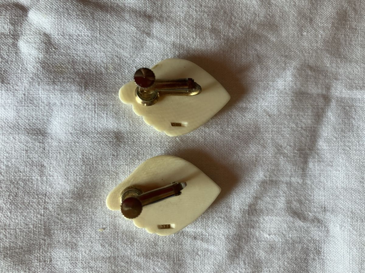 Ohrringe & -stecker: Vintage Ohrclips Knochen mit Golddraht – Gebraucht aus Bassersdorf von groovygremlin 2