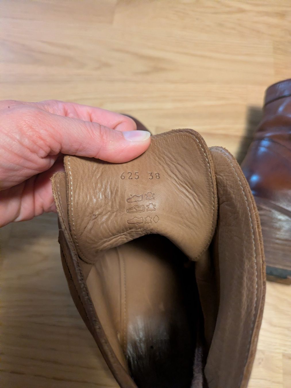 Chaussures femmes: Zeha Berlin Damenschuhe Grösse 38 – D'occasion à Niederlenz par pco_577d 1