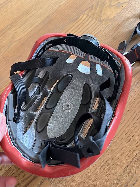 Helme: Kletterhelm Kind – Gebraucht aus Aegerten von viv_w9y5 1