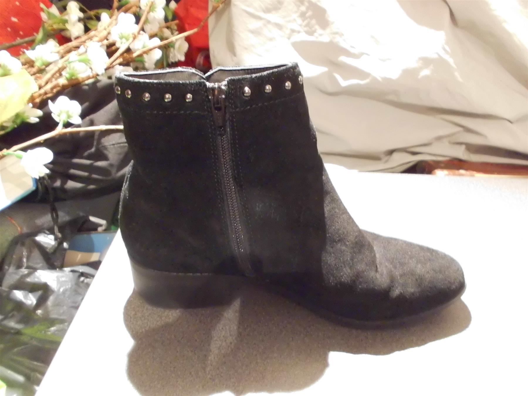 Scarpe da donna: Stiefeletten Grösse 38, Tchibo, schwarz – Usato da Zürich venduto da abraxas1291 2