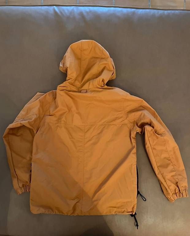 Carhartt Jacken: Carhartt Unisex Rain Jacket, Orange, Size S – Gebraucht aus Gandria von mar_5yvs 1