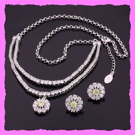 Catenine: Erlesene Halskette – Collier – Nuovo e nell'imballaggio originale da Oberglatt ZH venduto da Diamond-Girl 4