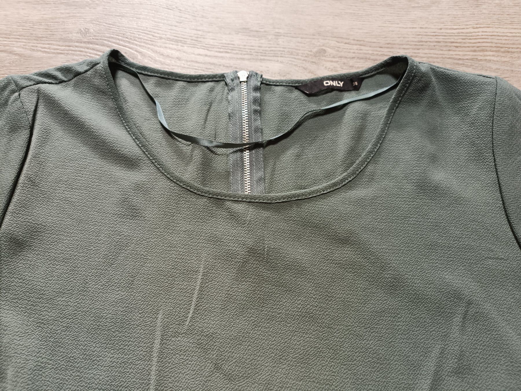 Only T-shirt: Only Shirt 38/40 – Usato da Bätterkinden venduto da Elefantenzoo 1