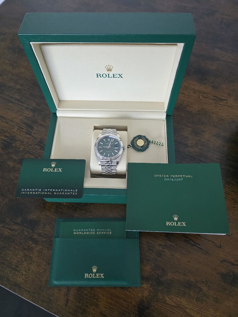 Rolex Orologi: Rolex Datejust 41 Oyster Minzgrün – Nuovo e nell'imballaggio originale da Interlaken venduto da Antonia_G