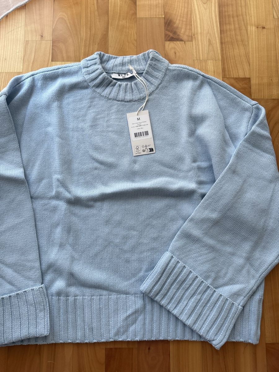 Na-kd Maglioni & Felpe: NA-KD Pullover hellblau Grösse M neu mit Etikett – Nuovo e nell'imballaggio originale da Lachen SZ venduto da ali_5xw5