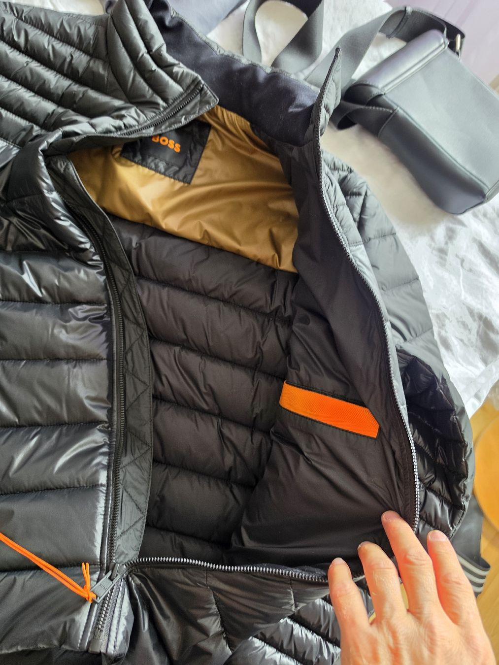 Giacche: Boss Jacke Grösse 48 M Neu  – Nuovo e nell'imballaggio originale da Amriswil venduto da newschweiz 3