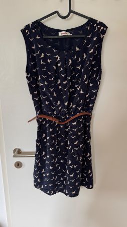 Louche Sommerkleid Gr. 38 mit Vögel Muster und Gürtel
