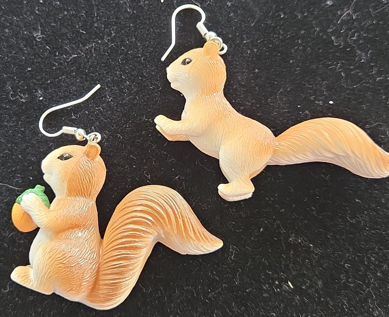 Boucles d'oreille: Ohrringe Eichhörnchen mit Nuss, neu – Neuf (Voir description) à Subingen par DENDLE20