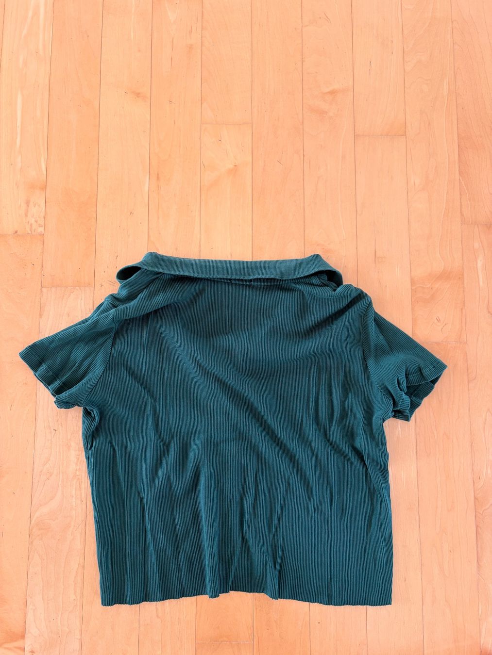Brandy Melville Top: Grünes Brandy-Melville Top – Usato da Urdorf venduto da roses202 1