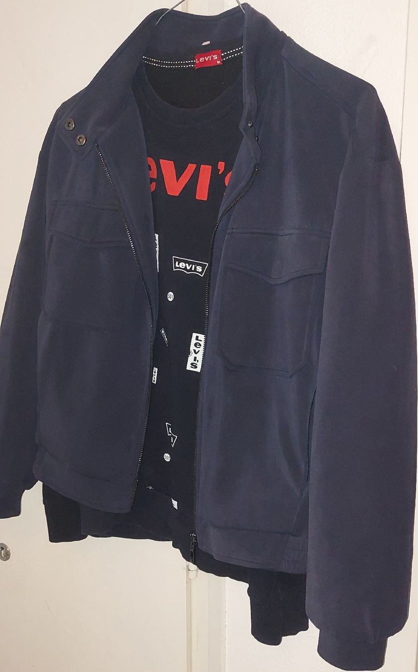 S.Oliver Lotti di vestiti: Veste S.Oliver M avec pullover offert S- collection privé – Usato da Orpund venduto da Biennerome 1
