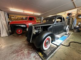 Ford Coupe ab Platz