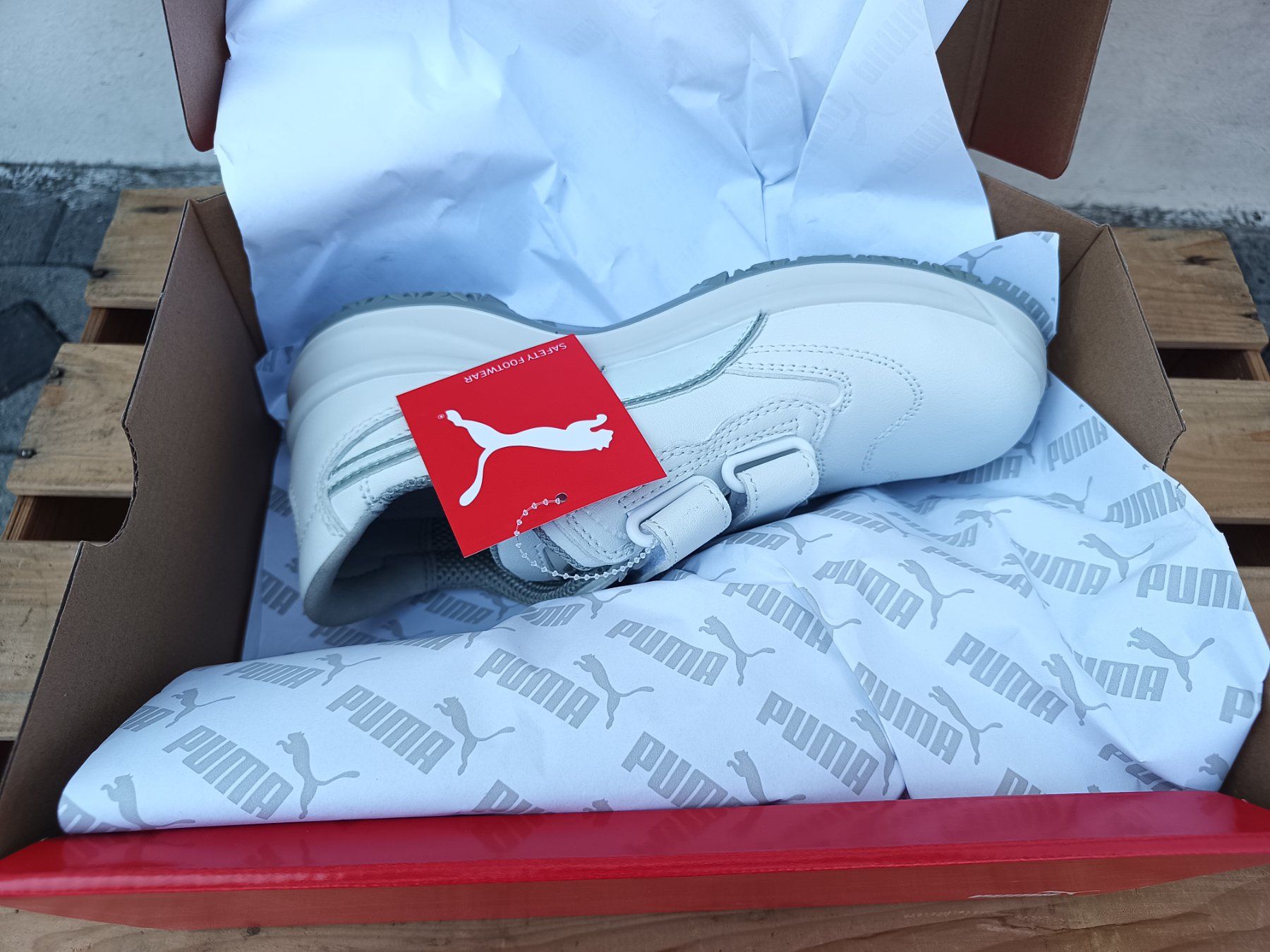Puma Scarpe da uomo: Puma Sicherheitsschuhe S2 SRC 40 – Nuovo e nell'imballaggio originale da Oberegg venduto da A-Z.Handel.Loehrer 6