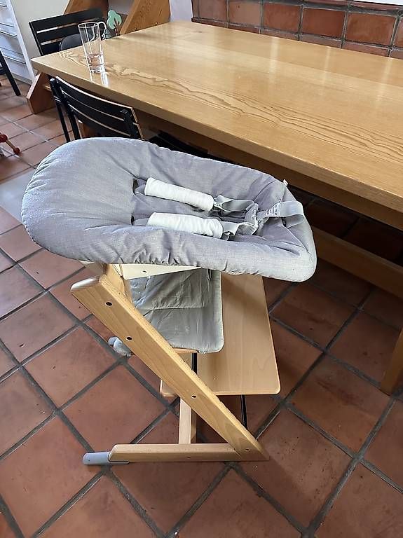 Seggioloni: Newborn Stokke Tripp Trapp Aufsatz – Usato da Freienwil venduto da Amilies 1