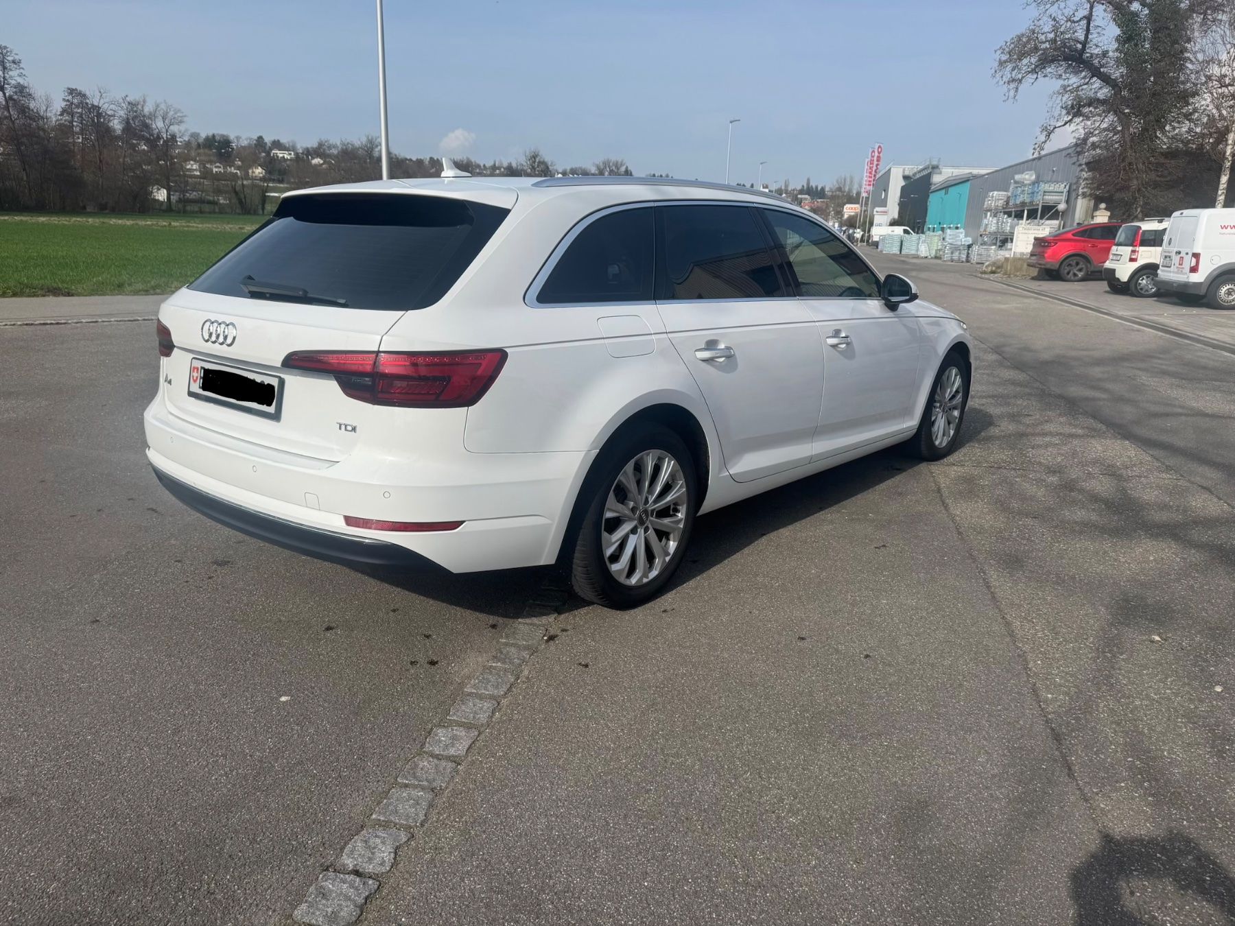 Audi Autos: AUDI A4 AVANT 2.0 TDI – D'occasion à Oberwil BL par Samsung010 5