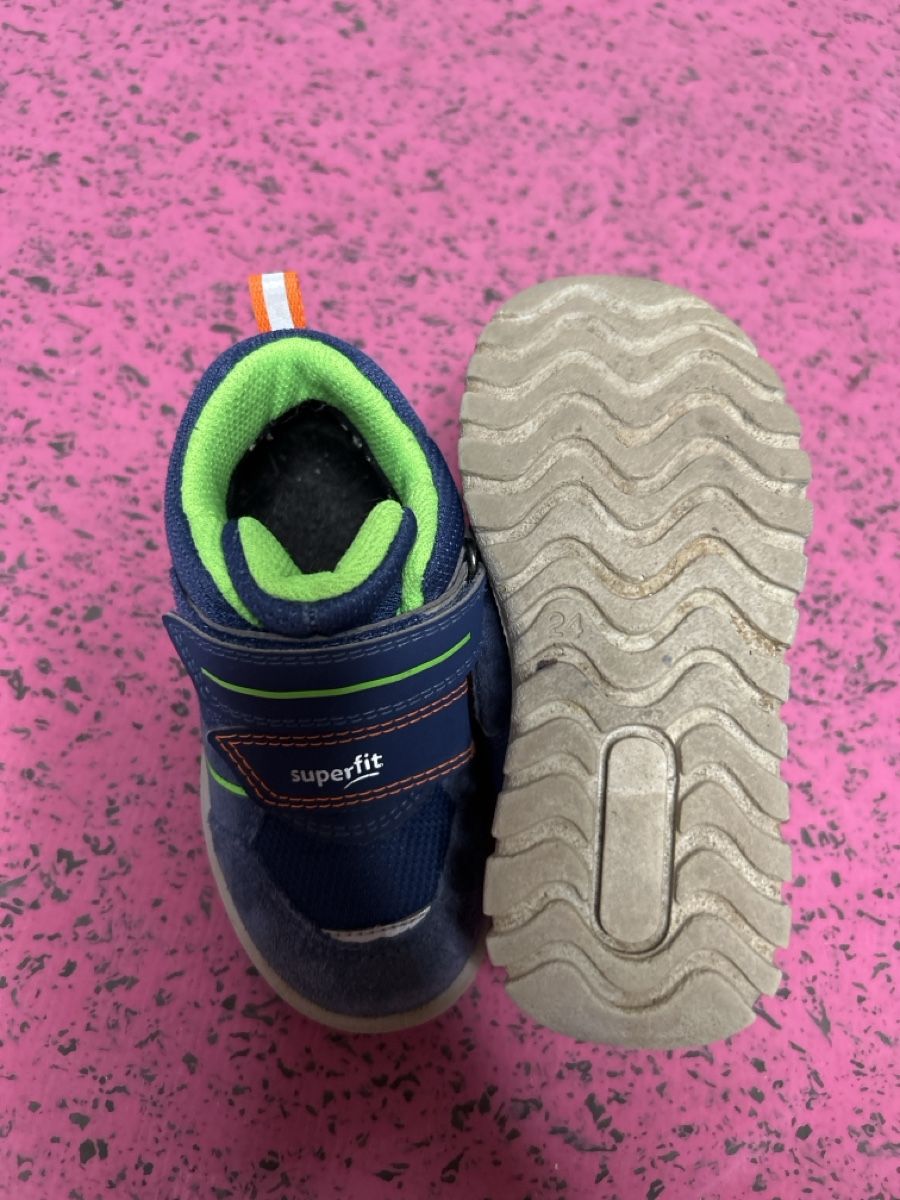 Superfit Chaussures garçon: Kinderschuhe superfit Grösse 24 – D'occasion à Uznach par nerkic 3