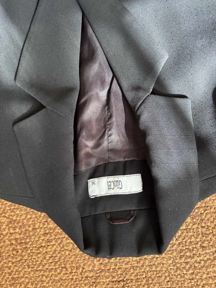 Lotti di vestiti: Ensemble – Usato da Genève venduto da Second_Hand_Ch 4