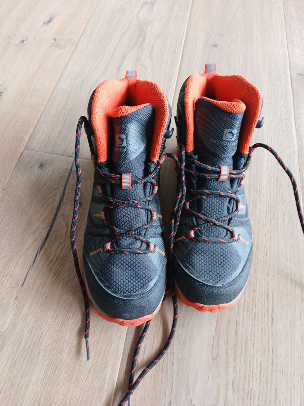Scarpe da uomo: chaussure de montagne – Nuovo (secondo la descrizione) da Luins venduto da omulller