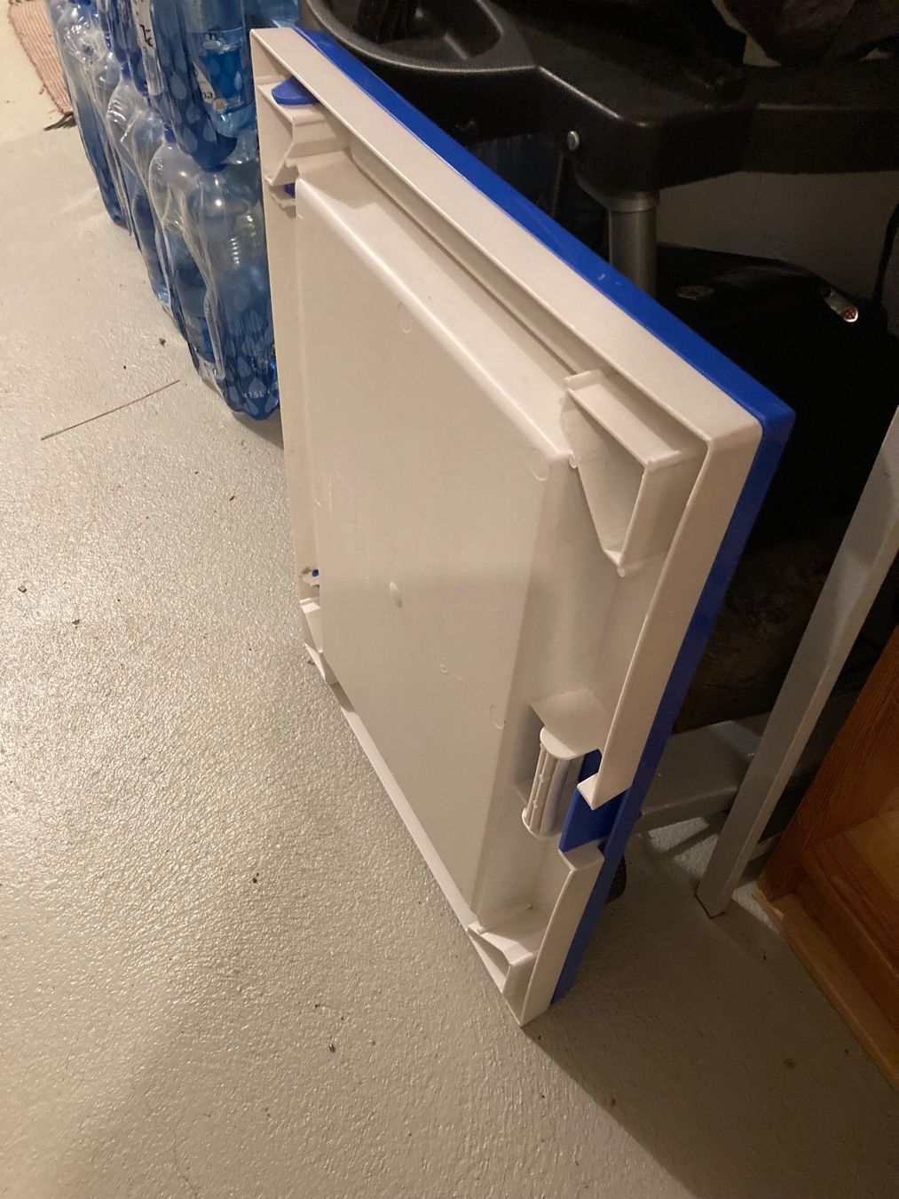 Ikea Tische: Kleines Kindertischli – Gebraucht aus Fehraltorf von mayalotto 3