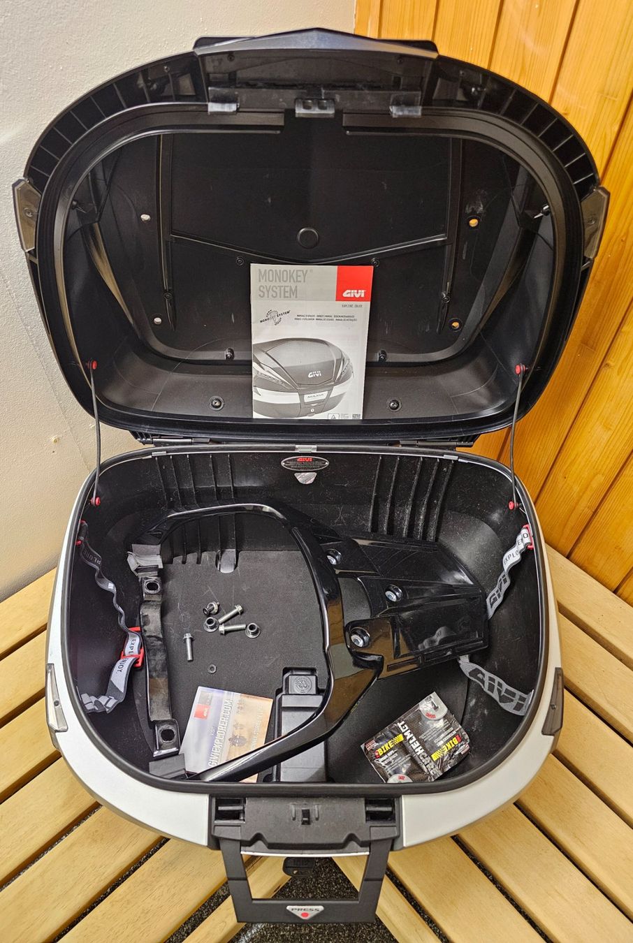 Reisekoffer: GIVI Maxia-Topcase Monokey-System – Gebraucht aus Schaffhausen von Waldi.W 1