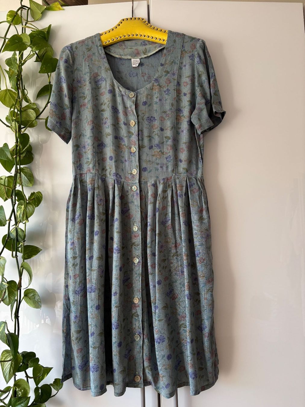 Vestiti: VINTAGE Kleid mit Blumenmuster Gr. 40 – Usato da Zürich venduto da missmodernage