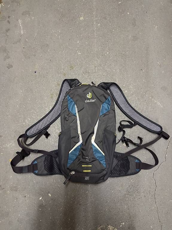 Deuter Zaini: Rucksack Deuter Race 8 – Usato da Wohlen AG venduto da Capo13