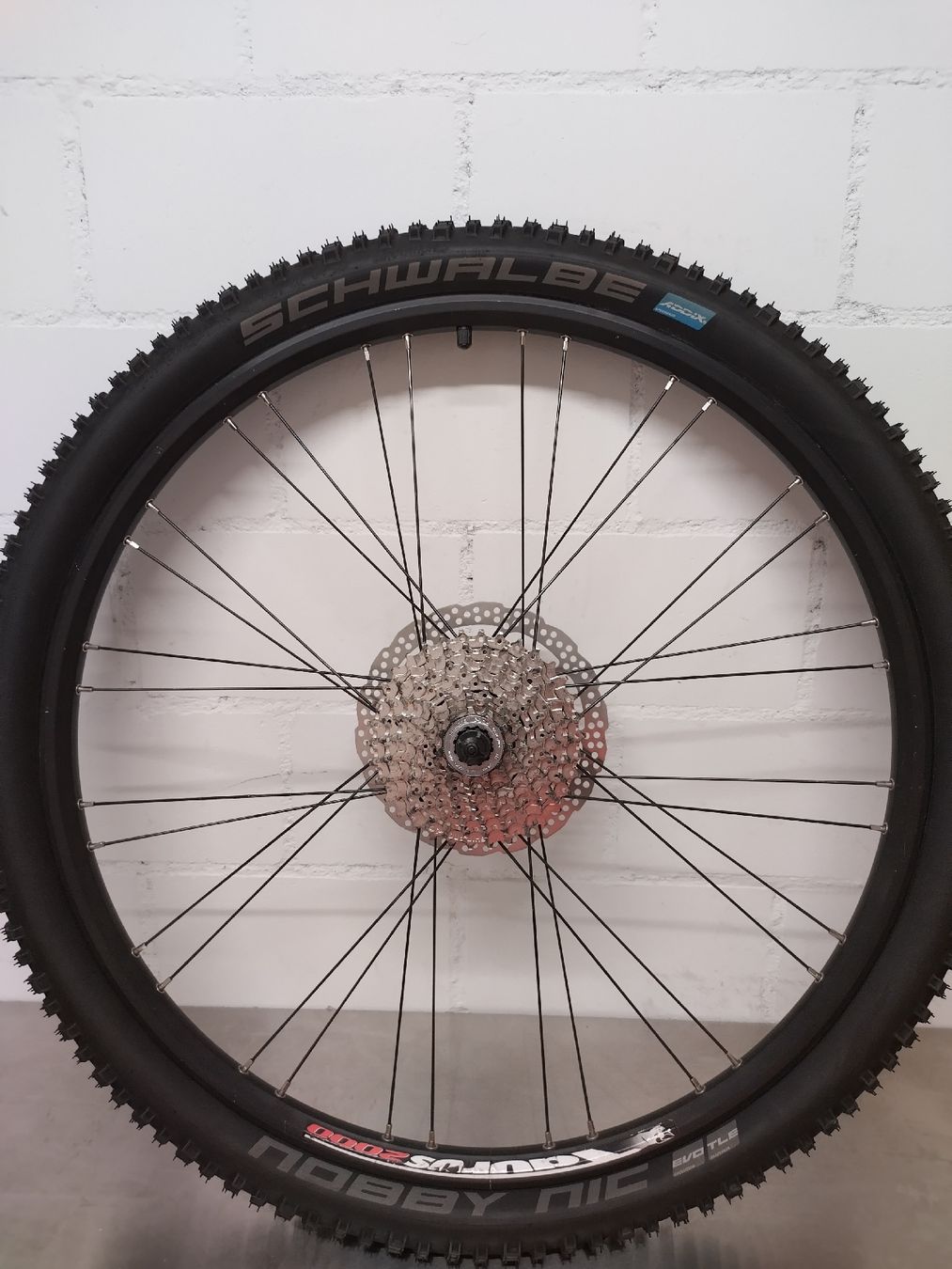 Pneumatici & Ruote complete: 26 Zoll Rad mit schnellspanner  – Usato da Hombrechtikon venduto da findik