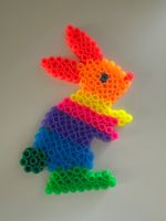 Bügelperlen Hase mehrfarbig Handarbeit Dekoobjekt
