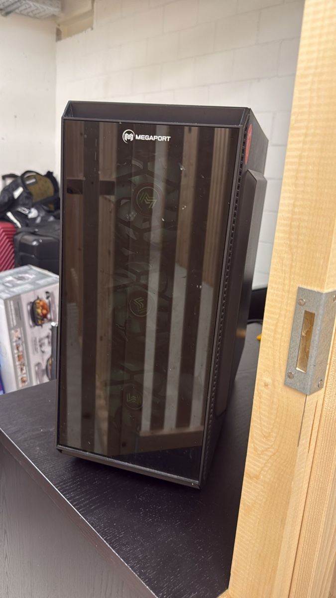 PC: Gaming PC Megaport – Usato da Spreitenbach venduto da den_29yy 2