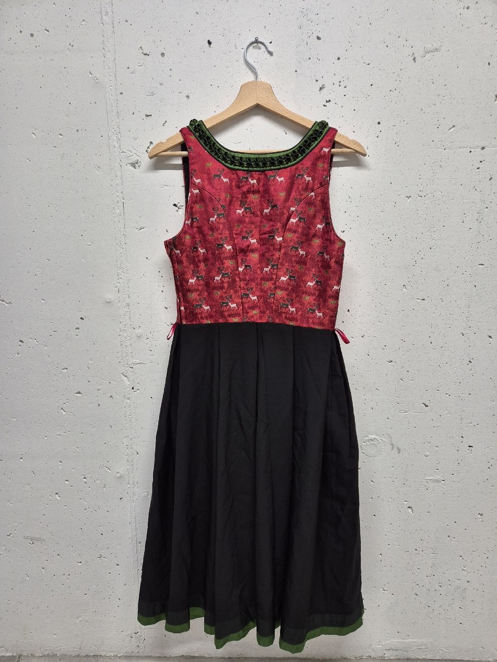Vestiti: Dirndl "Gams Bock" Grösse 36 – Usato da Wallisellen venduto da Janpo 3