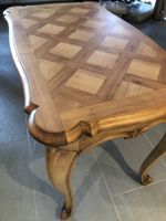 Salon Tisch