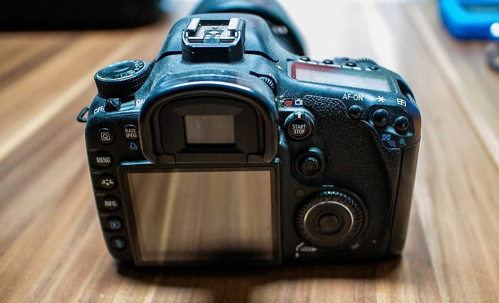 Fotocamera: Fotocamera CANON 7D con vari obiettivi e accessori – Usato da Cresciano venduto da Guajiro65 1