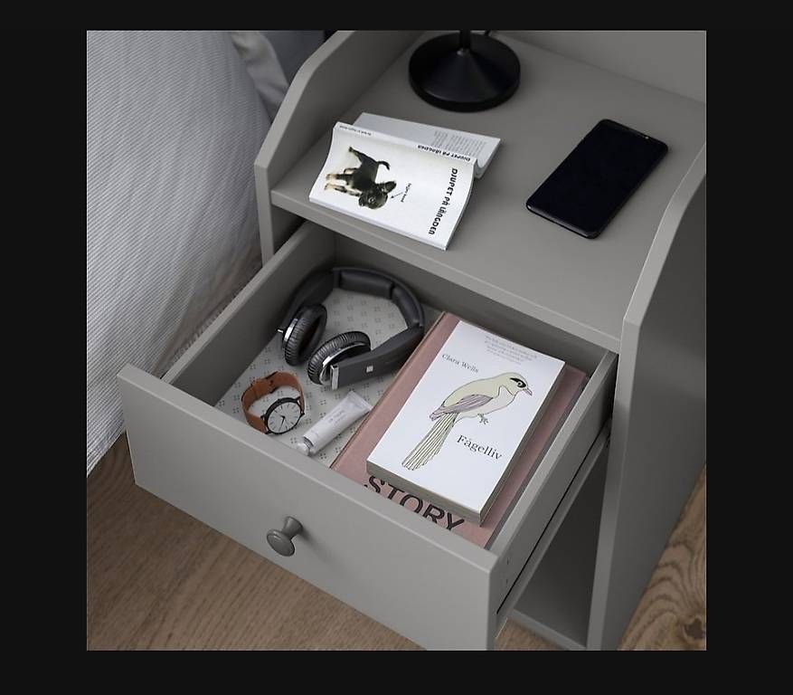 Ikea Comodini: Table de chevet Ikea Hauga - table de nuit – Usato da Crans Montana venduto da ser_mps8 1