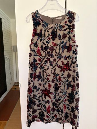 Wunderbares Kleid von Nile M